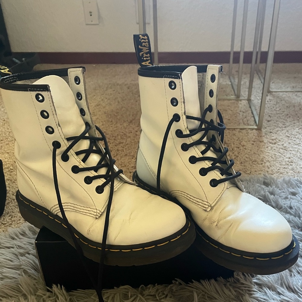 DR. MARTENS 1460 SMOOTH BOOT - Picture 2 of 15